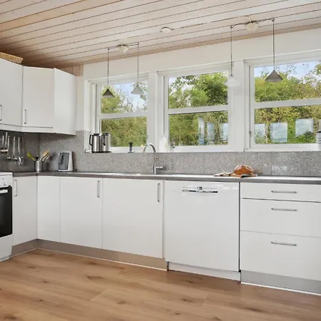 Casa de Férias Stunning Home In Glesborg With Sauna